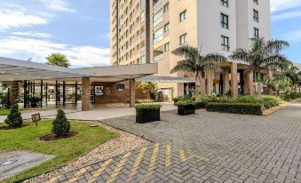 Modern apt With Pool Near the Beach Avr0203