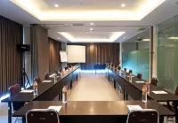 Lynn Hotel Serang Hotels in Serang