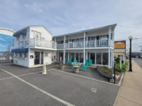Ships Inn Hotels in Hampton
