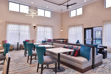 Homewood Suites by Hilton - des Moines Airport Отели в г. Норуолк