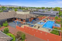 Riverside Hotel Marlborough - Pools