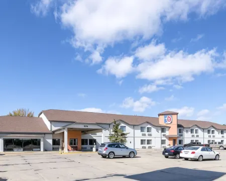 滑鐵盧6號汽車旅館 滑鐵盧酒店