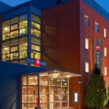 Ibis Poznan Stare Miasto โรงแรมใกล้แอนเดอร์เซียทาวเวอร์