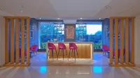 Royale Sarovar Portico Agra - bar