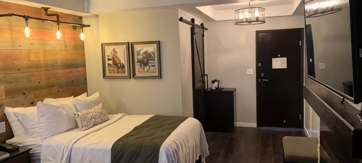 Cedar Stables Inn & Suites Отели в г. Сандаски