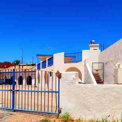 Radeka Downunder Underground Motel Hotel Exterior