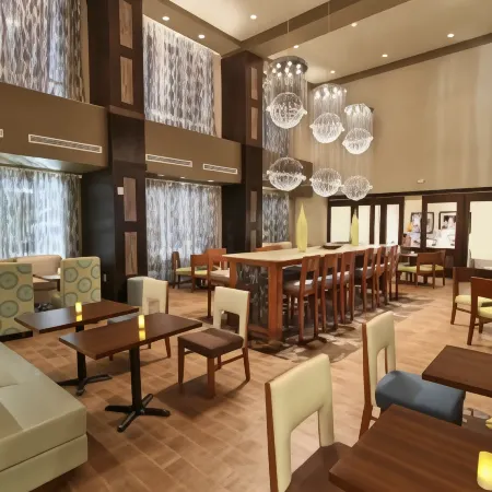 Hampton Inn & Suites Winnie