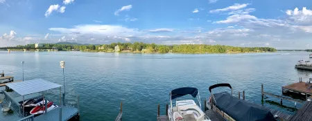 The Overlook at Lake Hamilton - Contemporary Design, Private Deck & Boat Slip!