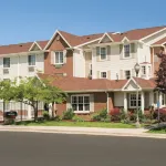 TownePlace Suites Salt Lake City Layton Các khách sạn gần Ed Kenley Amphitheater