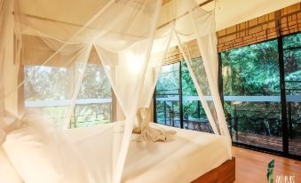 Anurak Community Lodge
