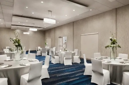 Holiday Inn Express & Suites Mcallen - Medical Center Area