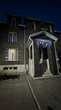 Gostinitsa Platina Hotel Отели рядом с достопримечательностью «School of Music»