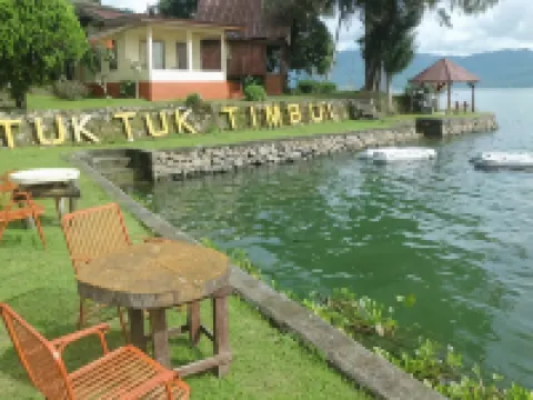 Tuk Tuk Timbul Bungalows Hoteles en Simanindo