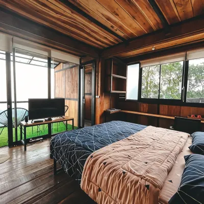 Xplore 62 Glamping Hotel dekat Air Terjun Ciburial 
