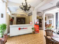 RedDoorz @ Urip Sumoharjo Solo Hotel di Jebres
