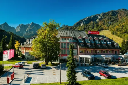 Ramada Hotel & Suites by Wyndham Kranjska Gora Отели в г. Jesenice