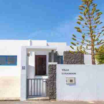 Villa LunaMoon Hotel Exterior