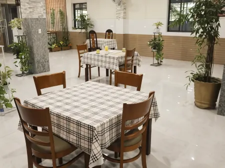 MK Two Hotel Отели в г. Митхо