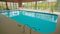 Visitor's Inn - Pools