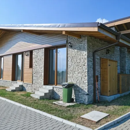 Villa Raphael w Sauna Near Pirin Golf Resort Отели в г. Разлог