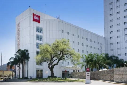 イビス モンテレー ヴァーリ