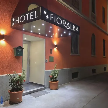Hotel Fioralba Отели рядом с достопримечательностью «Лорентеджо»