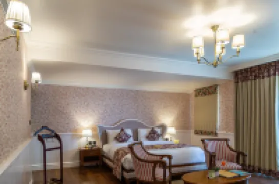 더 펀 브렌트우드 리조트 & 스파 무수리  호텔