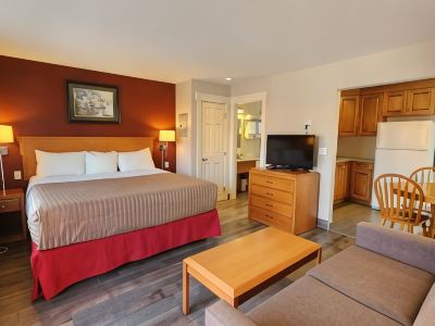 Sahara Courtyard Inn & Suites Osoyoos