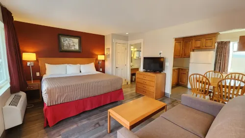 Sahara Courtyard Inn & Suites Osoyoos