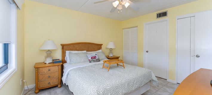 1-Min to Beach – Hot Tub + Pickleball Hotels in St. Augustine Beach