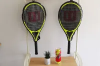 Tiny house, jardin privé, piscine, tennis, parking