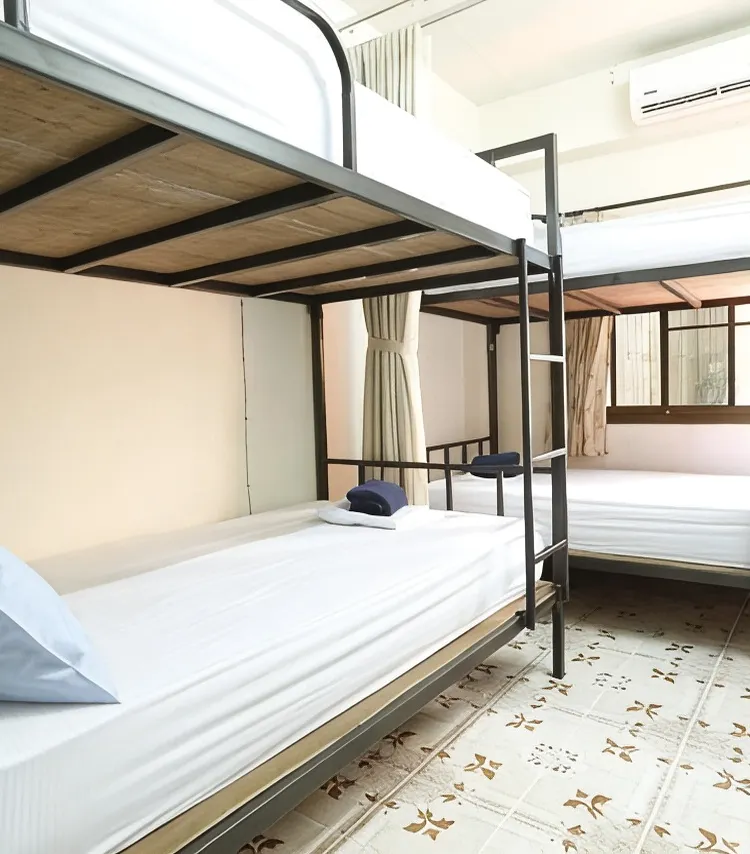 4 Beds Mixed Dormitory AC Room 1Person/Bed