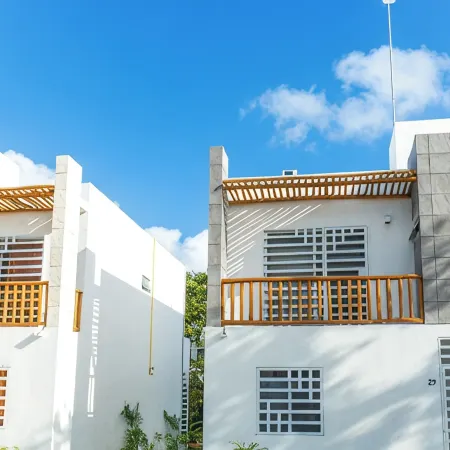 Home with pool and close 7 minutes to the beach,  Pet-Friendly