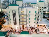 Riverside Hotel Hotels near Pier 66 Marina