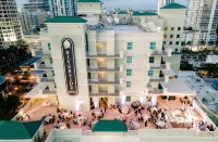 Riverside Hotel