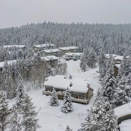 Cozy Rustic Condo minutes from Big Sky Resort & Town Center! Hot Tub & Sauna!