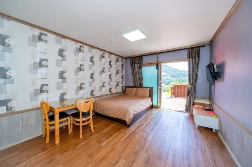 Taean Low Stack Pet Pension