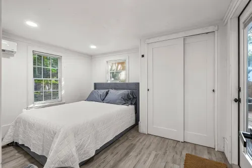 Pet Friendly- Fenced Yard - Walk to Las Olas - 4 Miles to the Beach!