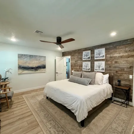 Lakefront Home+Hot Tub with all of the ingredients for a perfect family getaway!