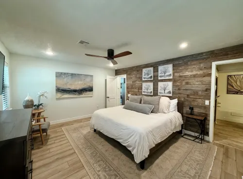 Lakefront Home+Hot Tub with all of the ingredients for a perfect family getaway!