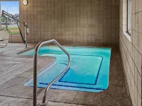 AmericInn by Wyndham Bismarck - Hot Tub