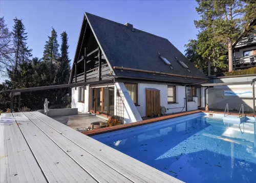 Vacation villa with a pool and a view - Villas