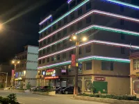 Litang Horse Racing Hotel - pemandangan pegunungan