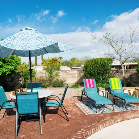 Boho desert ranch with private pool, 1M to pickleball