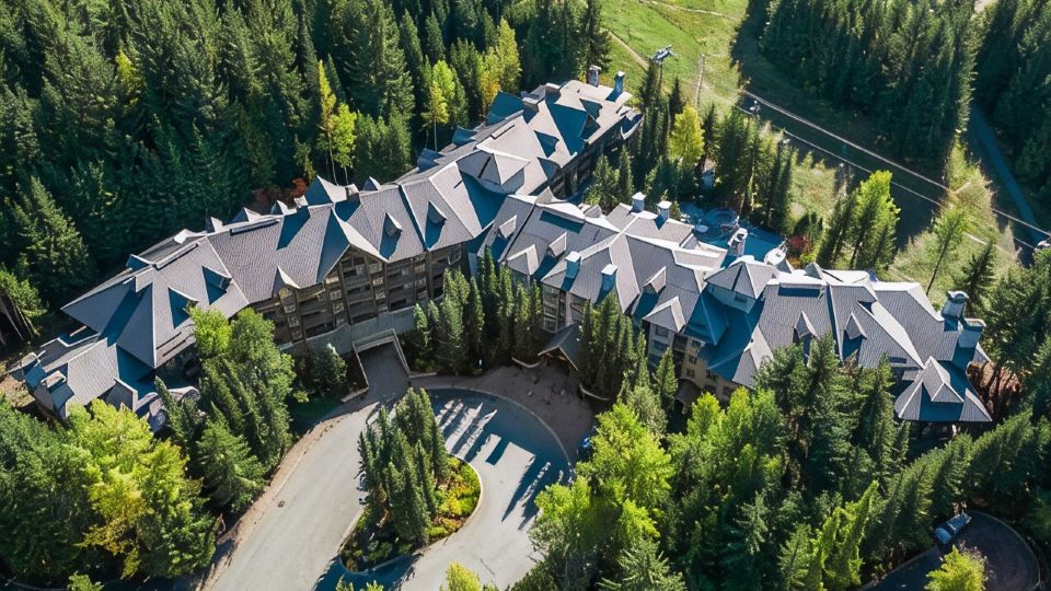 Blackcomb Springs Suites by CLIQUE