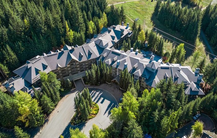 Blackcomb Springs Suites by CLIQUE