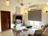 Luxury 3BR Apt | Prime Spot w/Lounge & Dinning