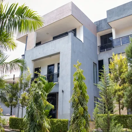 The Grand Nest Mansion - 3BR + Office, Lakeview