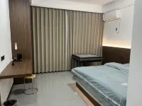 Xiong Family Old House Hotels in Zigui