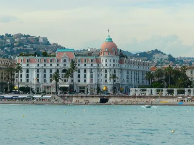 Hotel le Negresco Nice Waterfront: отели